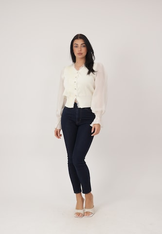 Elara Blouse in Beige: voorkant