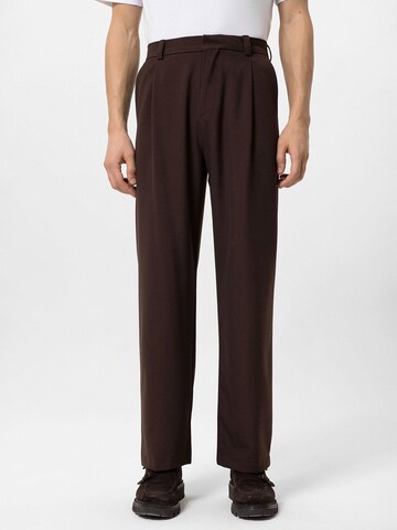 Effilé Pantalon Antioch en marron : devant
