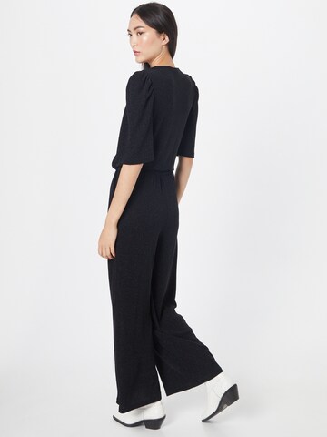 Gestuz - Jumpsuit en negro