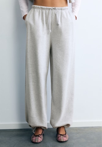 Pull&Bear Wide leg Trousers in Grey: front