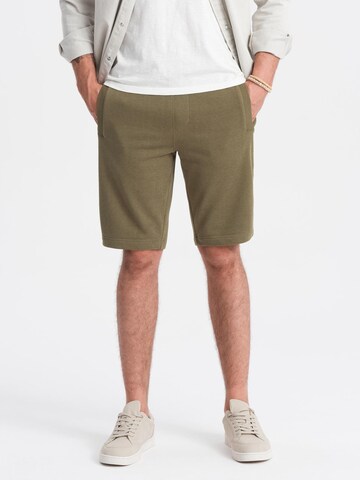 Regular Pantalon Ombre en vert : devant