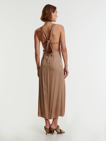 EDITED Dress 'Clover' in Brown