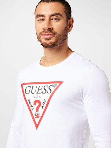 T-Shirt GUESS en blanc