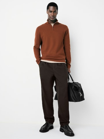 Next Lużny krój Spodnie w kolorze brązowy