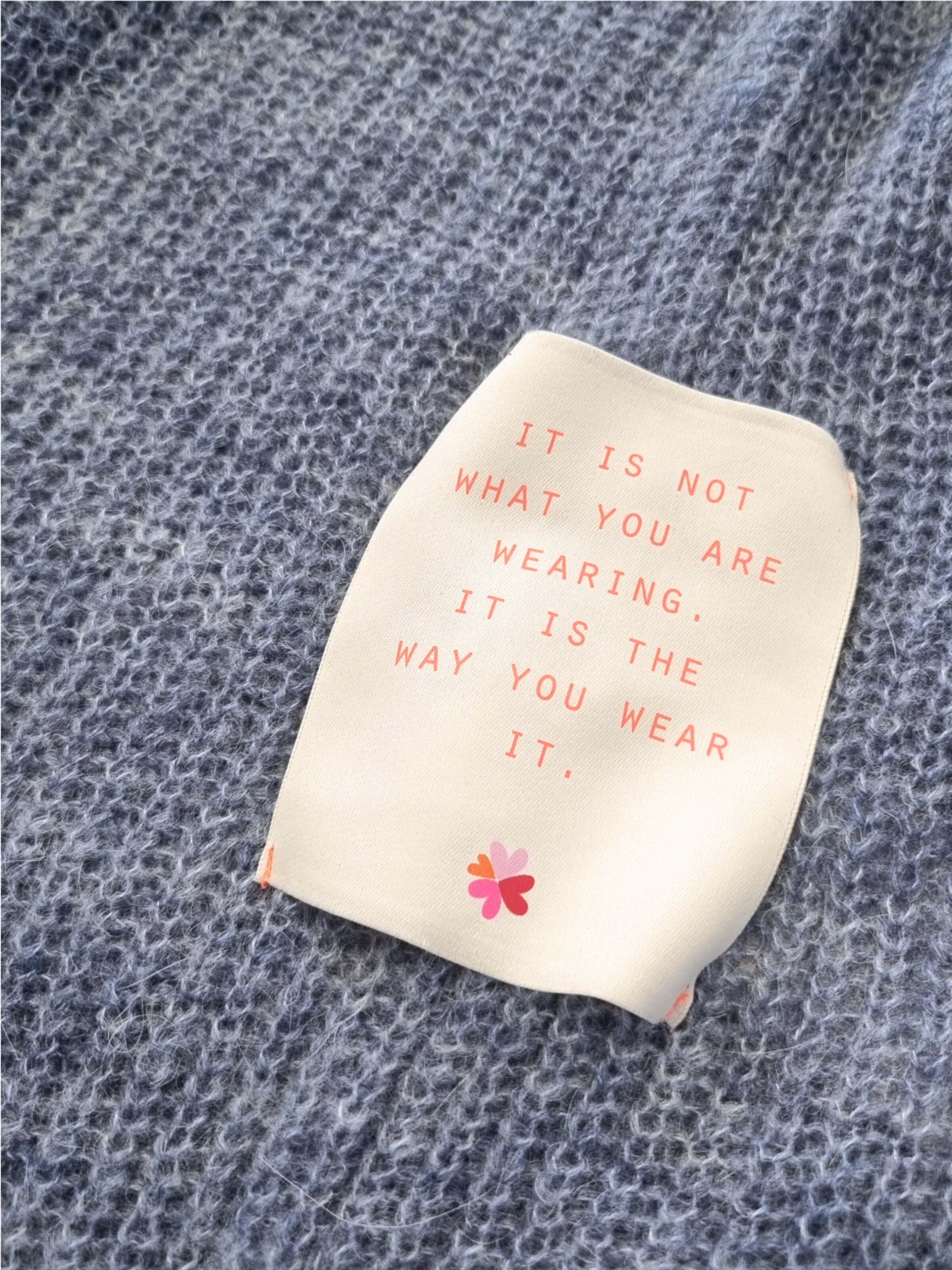 LIKS. Munich Sweater 'Leichter Strickpullover mit Herzblume' in Blue