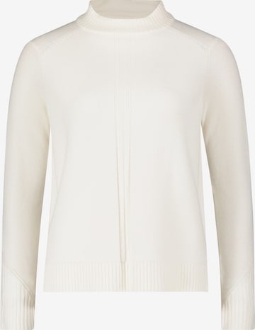 Betty Barclay Sweater in White: front