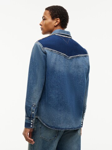 Coupe regular Chemise Tommy Jeans en bleu