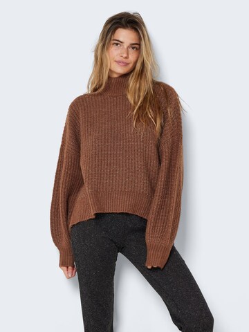 Pull-over 'Orla' Noisy may en marron : devant