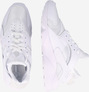 Nike Sportswear Низкие кроссовки 'AIR HUARACHE' в Белый