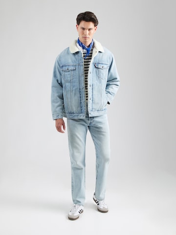 LEVI'S ® Демисезонная куртка 'Relaxed Fit Sherpa Trucker Jacket' в Синий