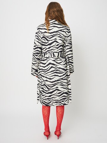 Crās Välikausitakki ' Sybillecras ' värissä valkoinen