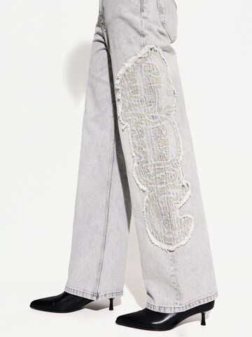 Loosefit Jean Bershka en gris