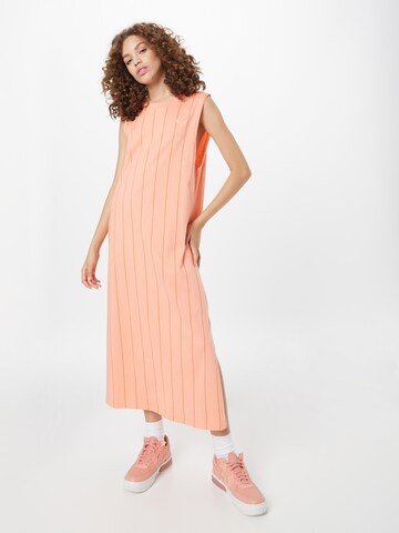 Robe Jordan en orange