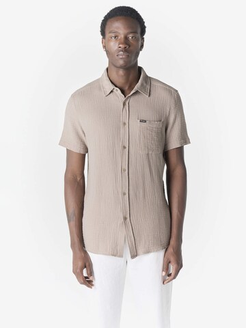 KOROSHI Regular Fit Paita värissä ruskea: etupuoli