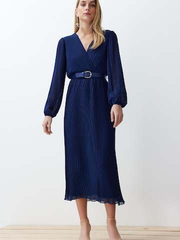 Trendyol Dress in Blue: front