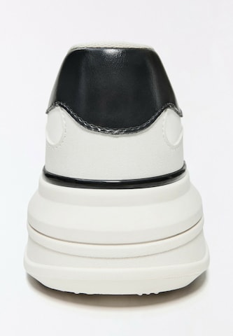 Bershka Platform trainers in White