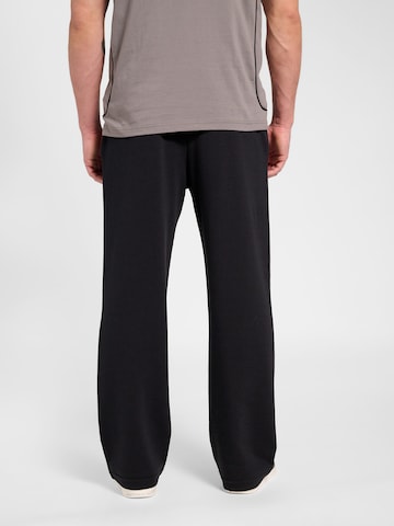 Hummel Regular Sportbroek in Zwart