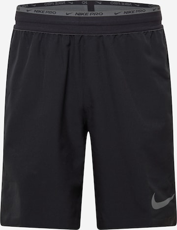 NIKE Regular Sportshorts in Schwarz: predná strana