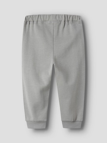 Tapered Pantaloni 'NMMOLAF' di NAME IT in grigio