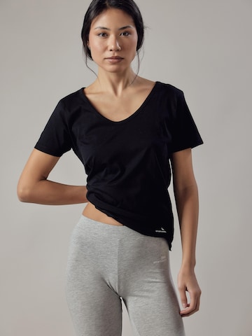 Maglietta 'T-Shirt Scollo Profondo' di OWN Off With Nature in nero