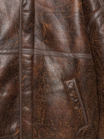 Giacca di mezza stagione di Pull&Bear in marrone