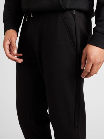 BOSS - Tapered Pantalón 'Lamont' en negro