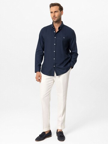 Antioch Regular Fit Button up shirt in Blau