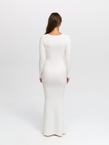 cfab (formerly creamy fabrics) Kleid 'Ribbed Long Sleeve Maxikleid'‌ in Weiß