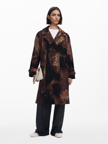 Cappotto invernale 'by Mr. Christian Lacroix' di Desigual in marrone
