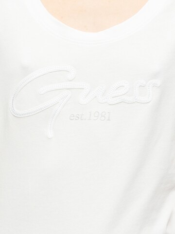 GUESS Μπλουζάκι σε λευκό