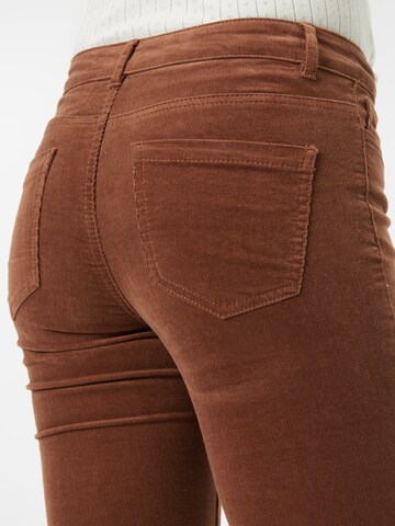 VERO MODA Flared Broek 'Peachy' in Bruin