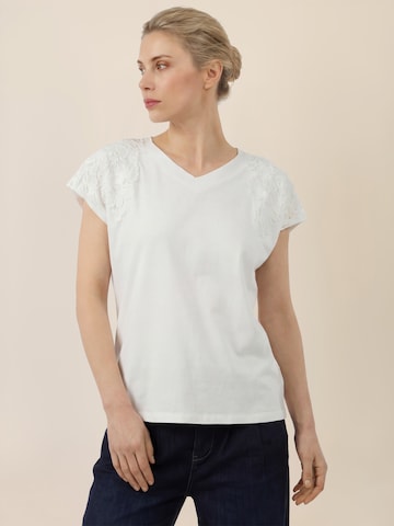APART Shirt in White: front