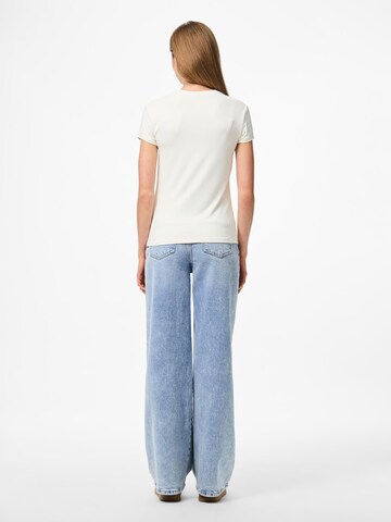 PIECES - Camiseta 'FYLLA' en blanco