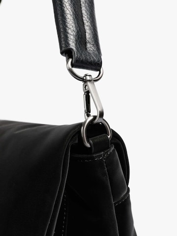 Scalpers Schultertasche in Schwarz