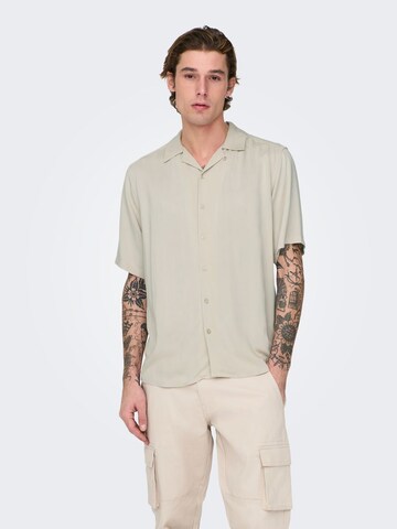 Coupe regular Chemise 'ONSDash' Only & Sons en beige : devant