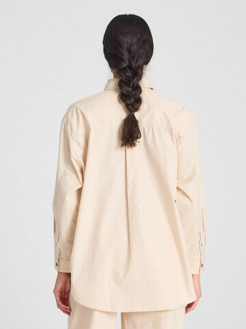 Gai+Lisva Paita 'Astrid' värissä beige