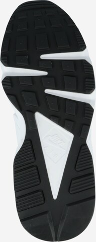 balts Nike Sportswear Zemie brīvā laika apavi 'Air Huarache'