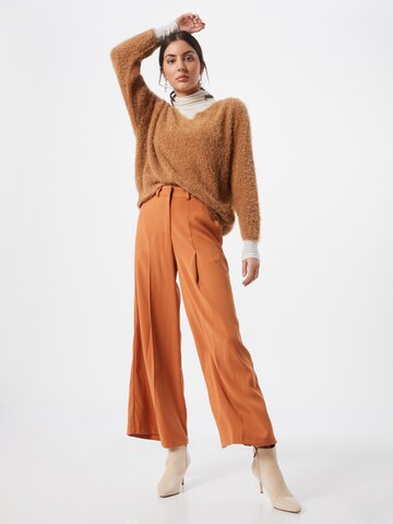 VILA Wide leg Trousers 'Janine' in Orange