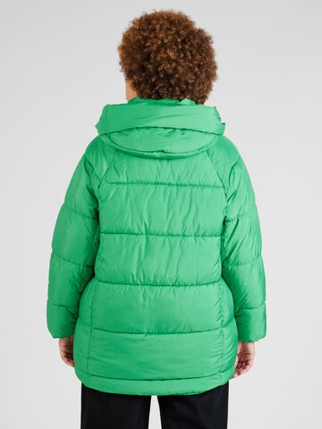 ONLY Carmakoma - Casaco de inverno 'ASTA' em verde