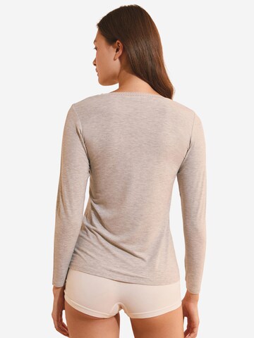 Maglietta intima 'Warme Up Lace' di ETAM in grigio