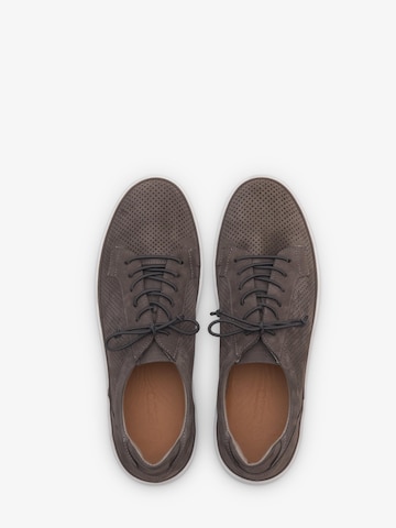 Sneaker bassa '09-3862' di Estro in grigio