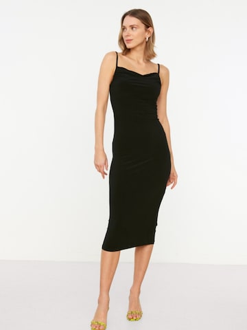Robe Trendyol en noir : devant