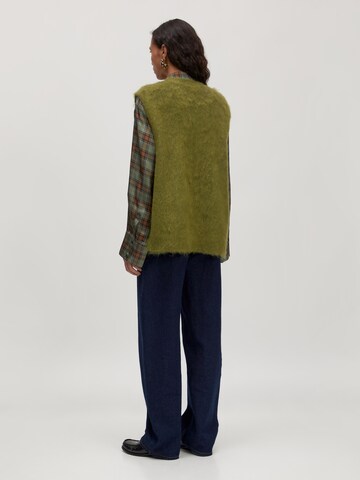 EDITED - Chaleco 'Thanya Mohair Vest' en verde