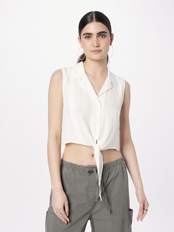 ABOUT YOU - Blusa 'Vicky' en blanco: frente