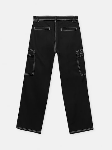 Pull&Bear Wide leg Cargo trousers in Black
