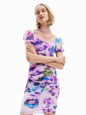 Rochie de la Desigual pe roz: față