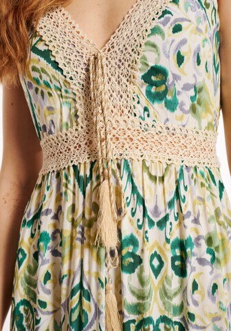 Hailys Kleid in Mischfarben