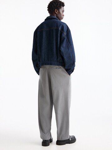 Wide leg Pantaloni cutați de la Pull&Bear pe gri