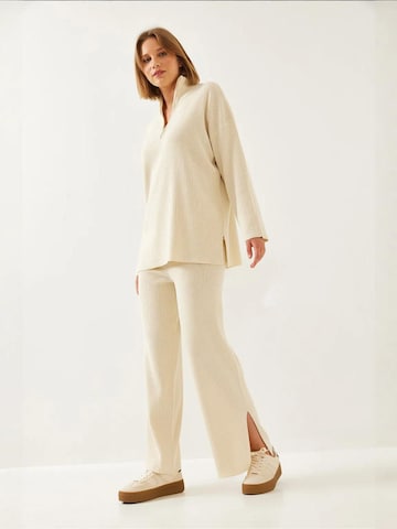 Completo pantalone di Bianco Lucci in beige