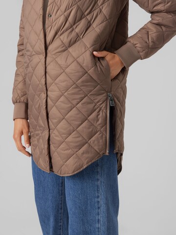 VERO MODA Tussenjas 'Hayle' in Bruin